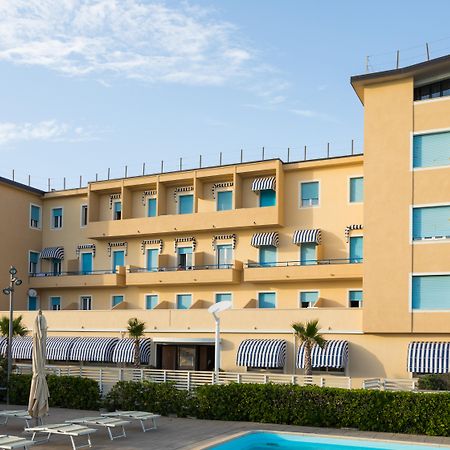Hotel Stella Marina マリーナ・ディ・チェーチナ エクステリア 写真