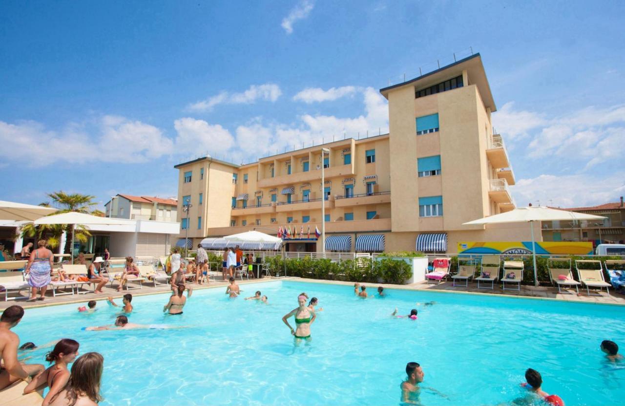 Hotel Stella Marina マリーナ・ディ・チェーチナ エクステリア 写真