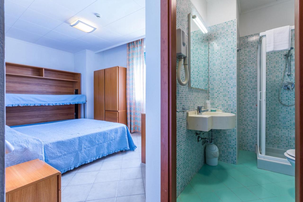 Hotel Stella Marina マリーナ・ディ・チェーチナ エクステリア 写真