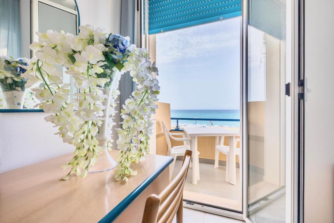 Hotel Stella Marina マリーナ・ディ・チェーチナ エクステリア 写真