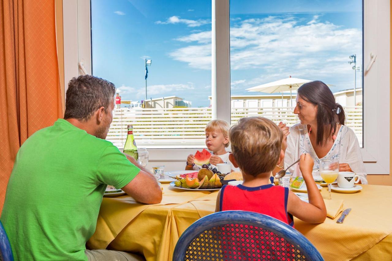 Hotel Stella Marina マリーナ・ディ・チェーチナ エクステリア 写真