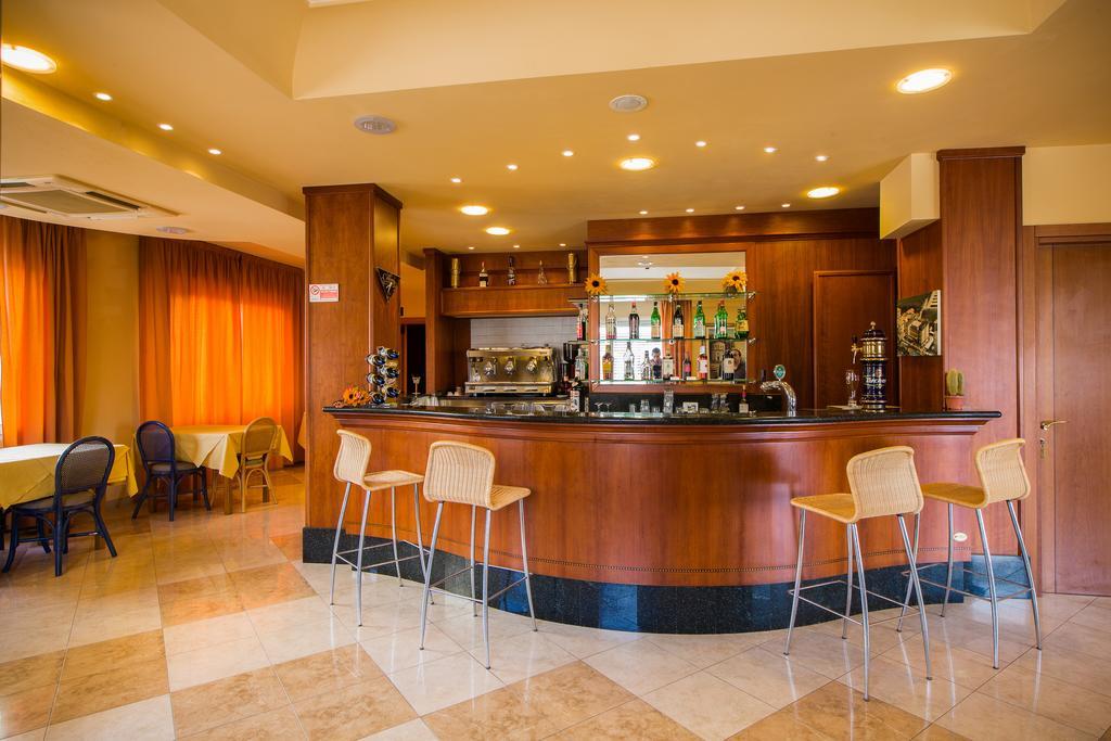 Hotel Stella Marina マリーナ・ディ・チェーチナ エクステリア 写真