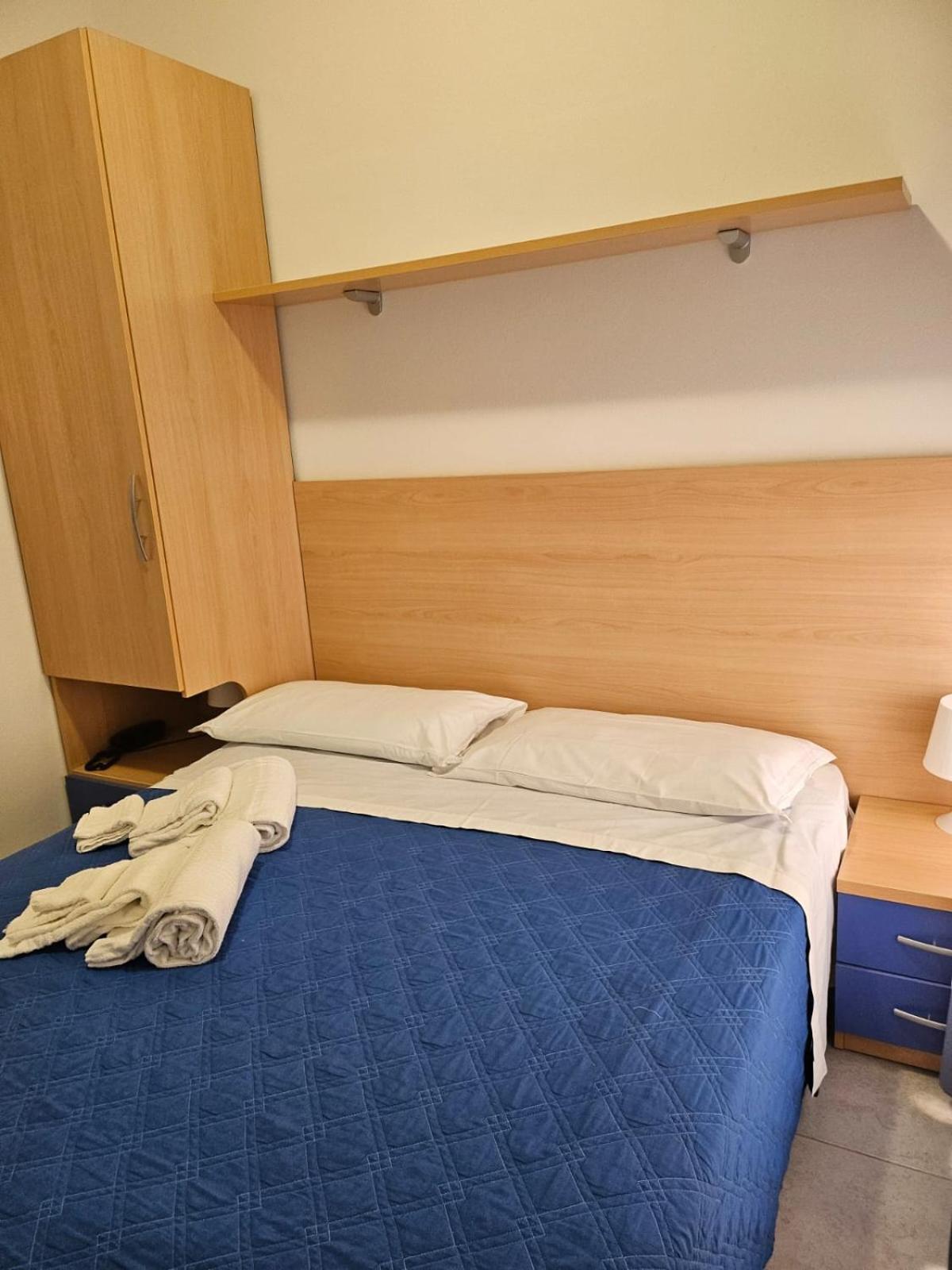 Hotel Stella Marina マリーナ・ディ・チェーチナ エクステリア 写真